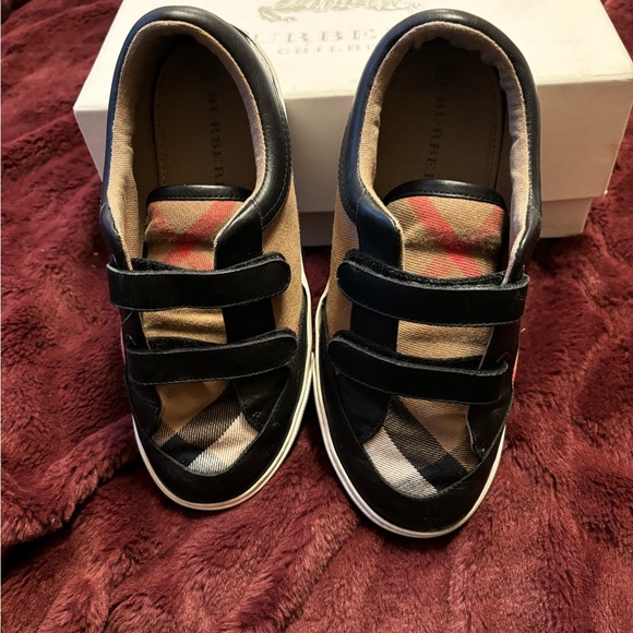 Burberry Authentic kids sneaker. - Picture 8 of 13